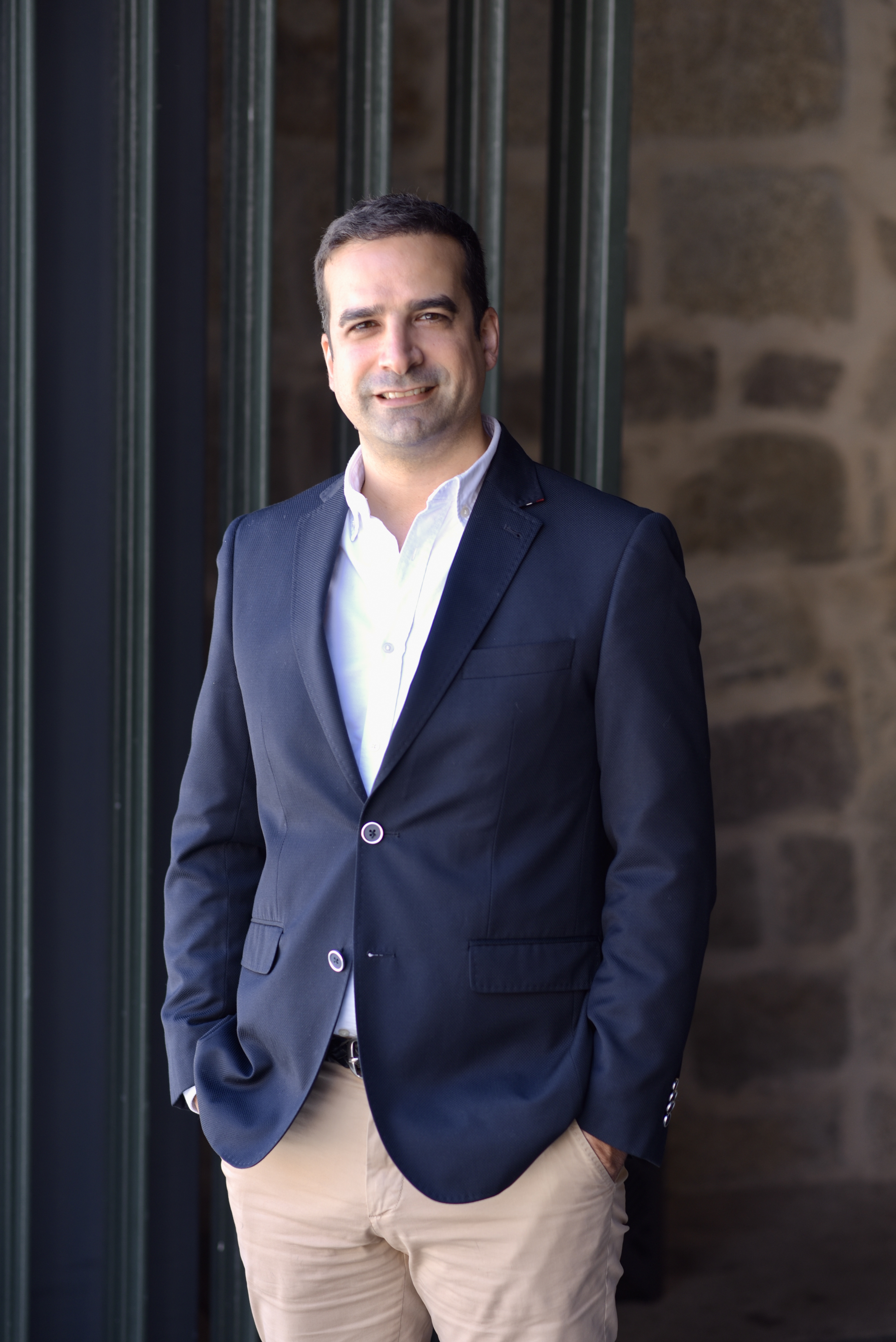 Dr. Roberto Estevão